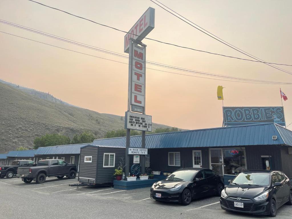 Robbie'S Motel Cache Creek Exteriér fotografie